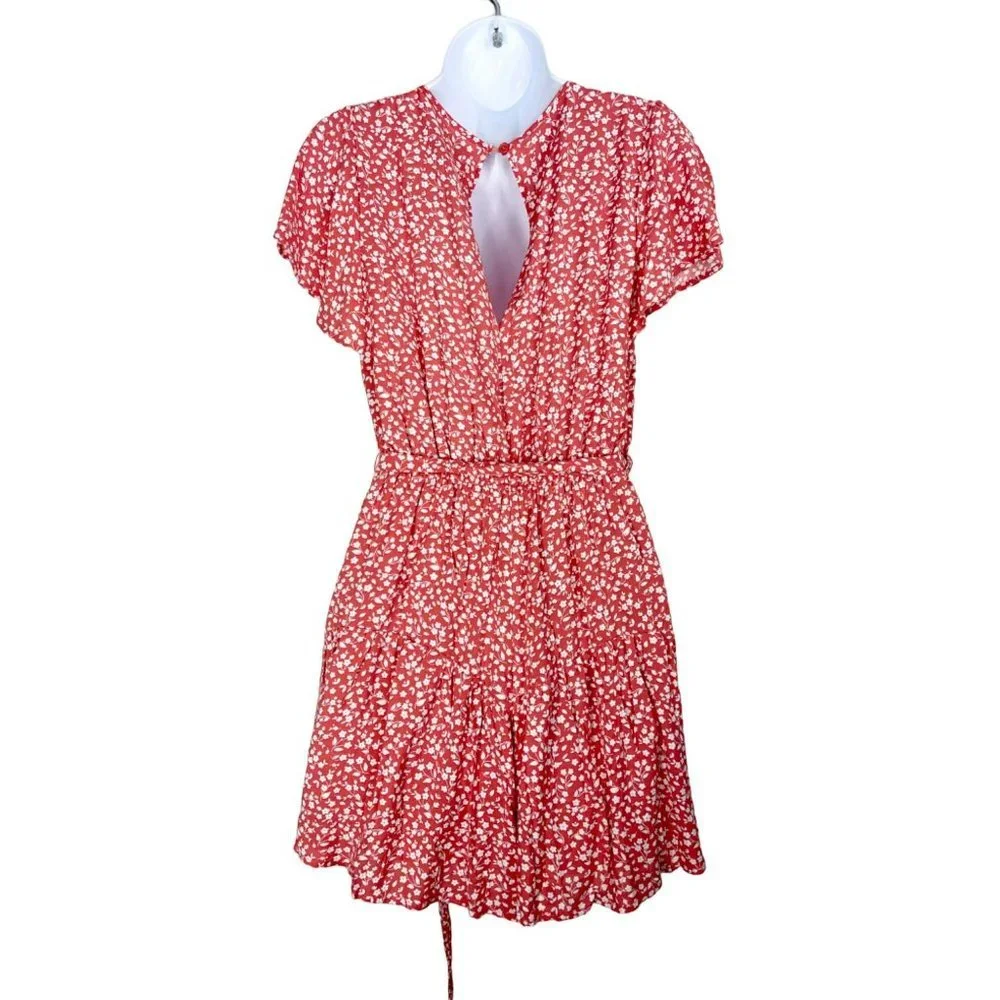 BLUE Rain Ditzy Floral Belted Waist Flutter Sleeve Romper in Coral Size Small - Picture 4 of 10